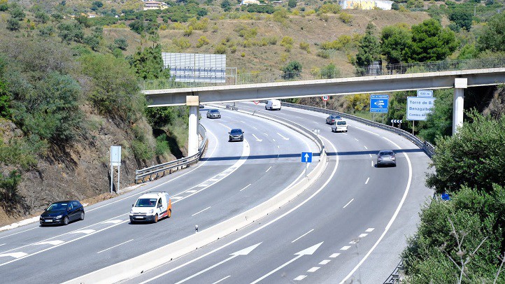 El Gobierno adjudica la rehabilitación del firme de un tramo de la autovía A-7