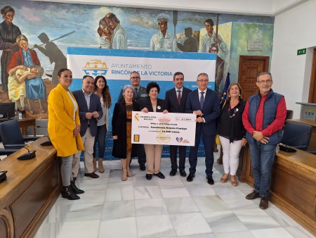 La Guardia Civil dona 13.000 euros a la Asociación Rincón Contigo 