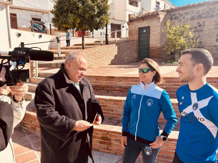 El Centro Histórico veleño acoge a corredores “Buscando el Rincón del Beso”