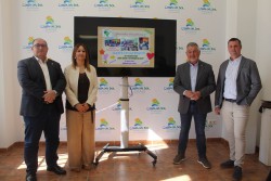 La jornada ‘Iznate educa bonita’ invita a docentes y familias a enseñar de otra forma
